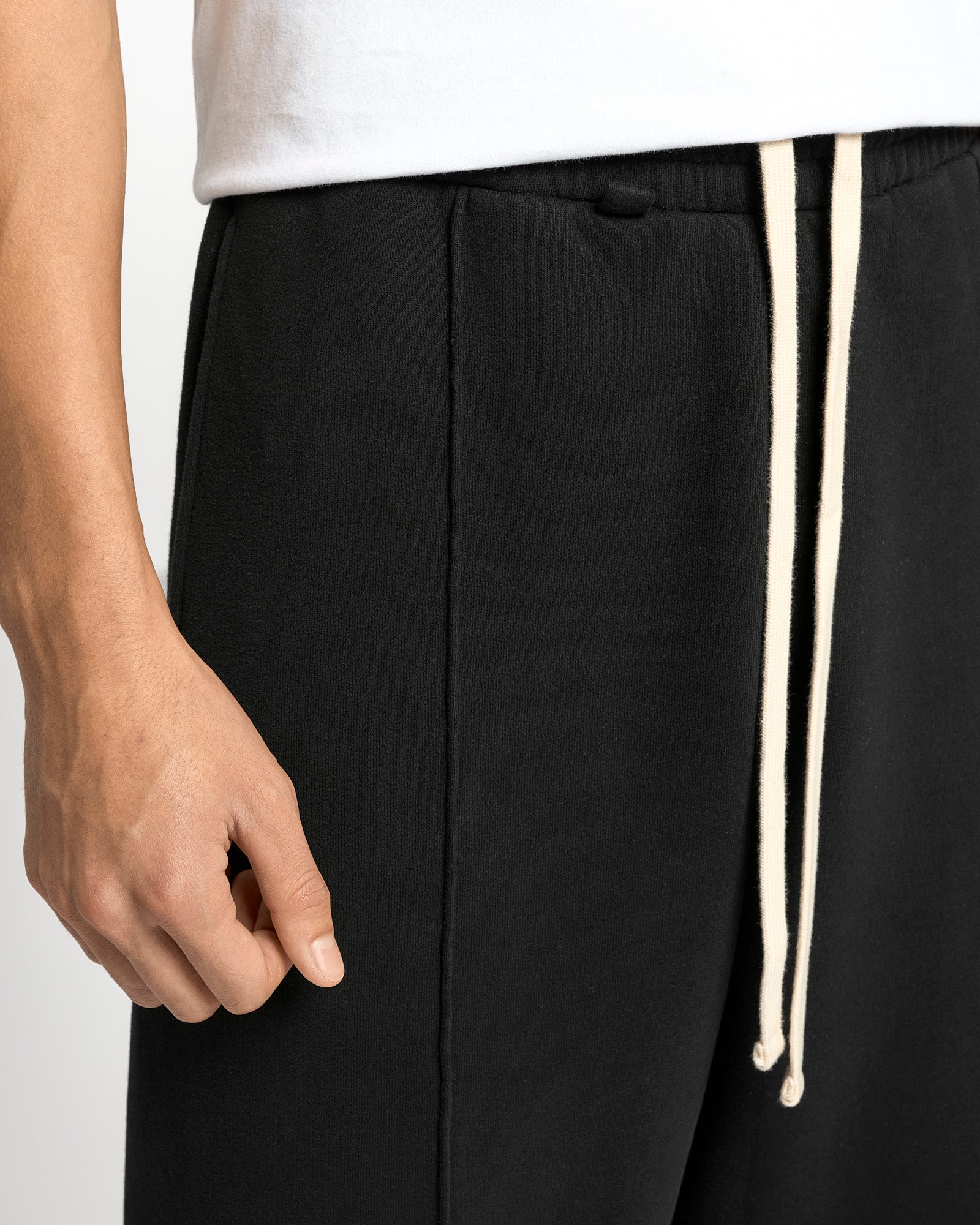 Contrast Embroidered Wide Sweatpants