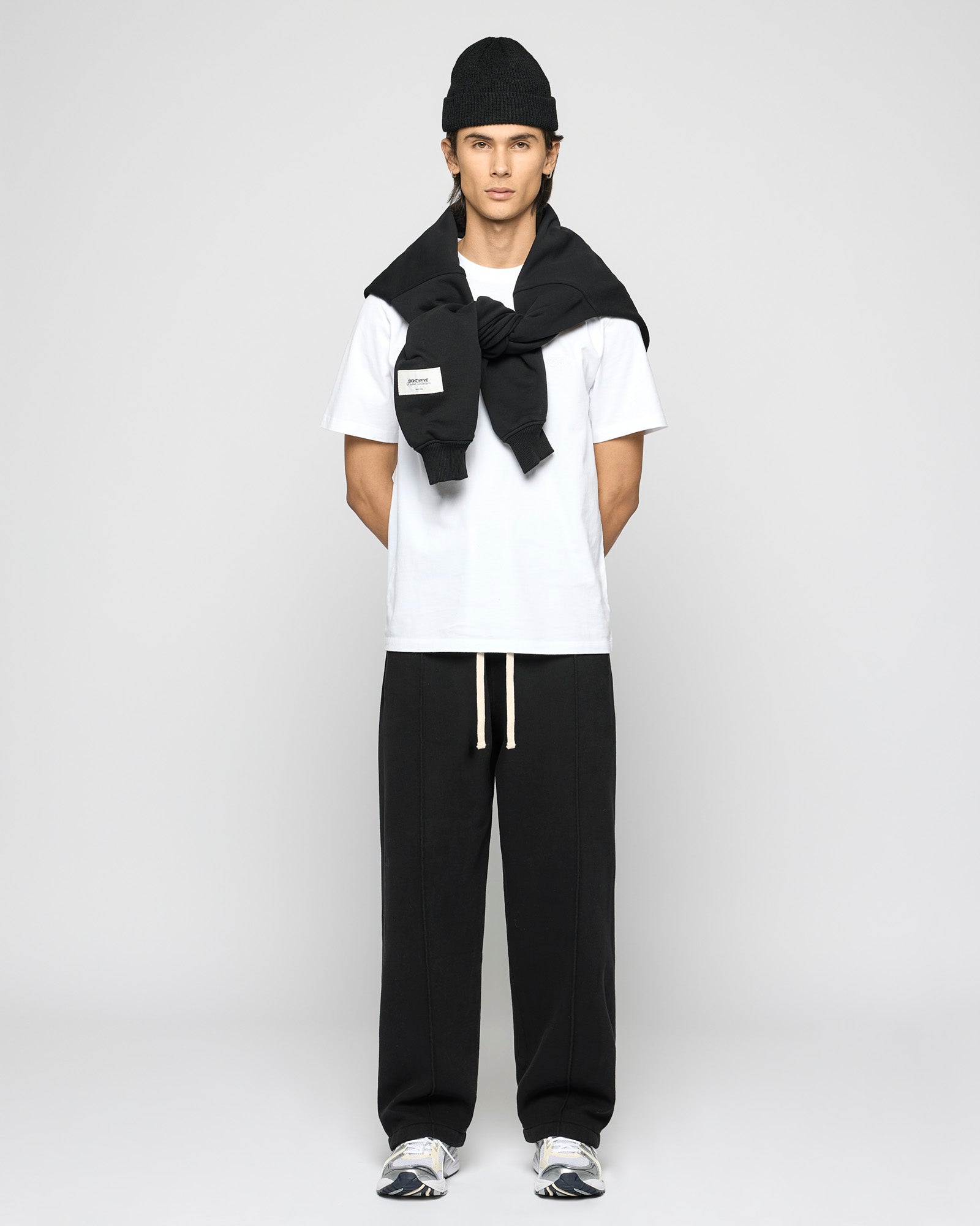 Contrast Embroidered Wide Sweatpants